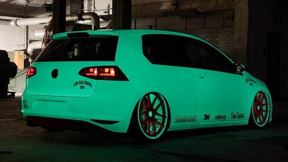 Продукти: Светеща боя за метал